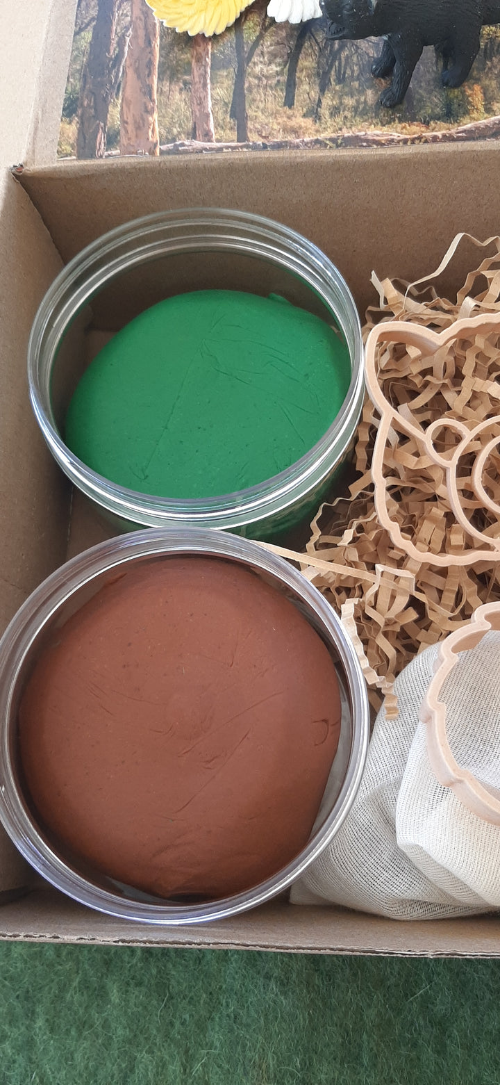 Australian Habitat Playdough Kit - Bush Adventure. NEW! Includes Dough, Cutters, Stamp, & Animals.