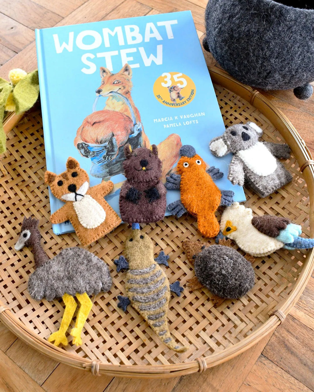 Australia Wombat Stew finger puppet set puppets dingo wombat koala kookaburra emu lizard marcia vaughan toys