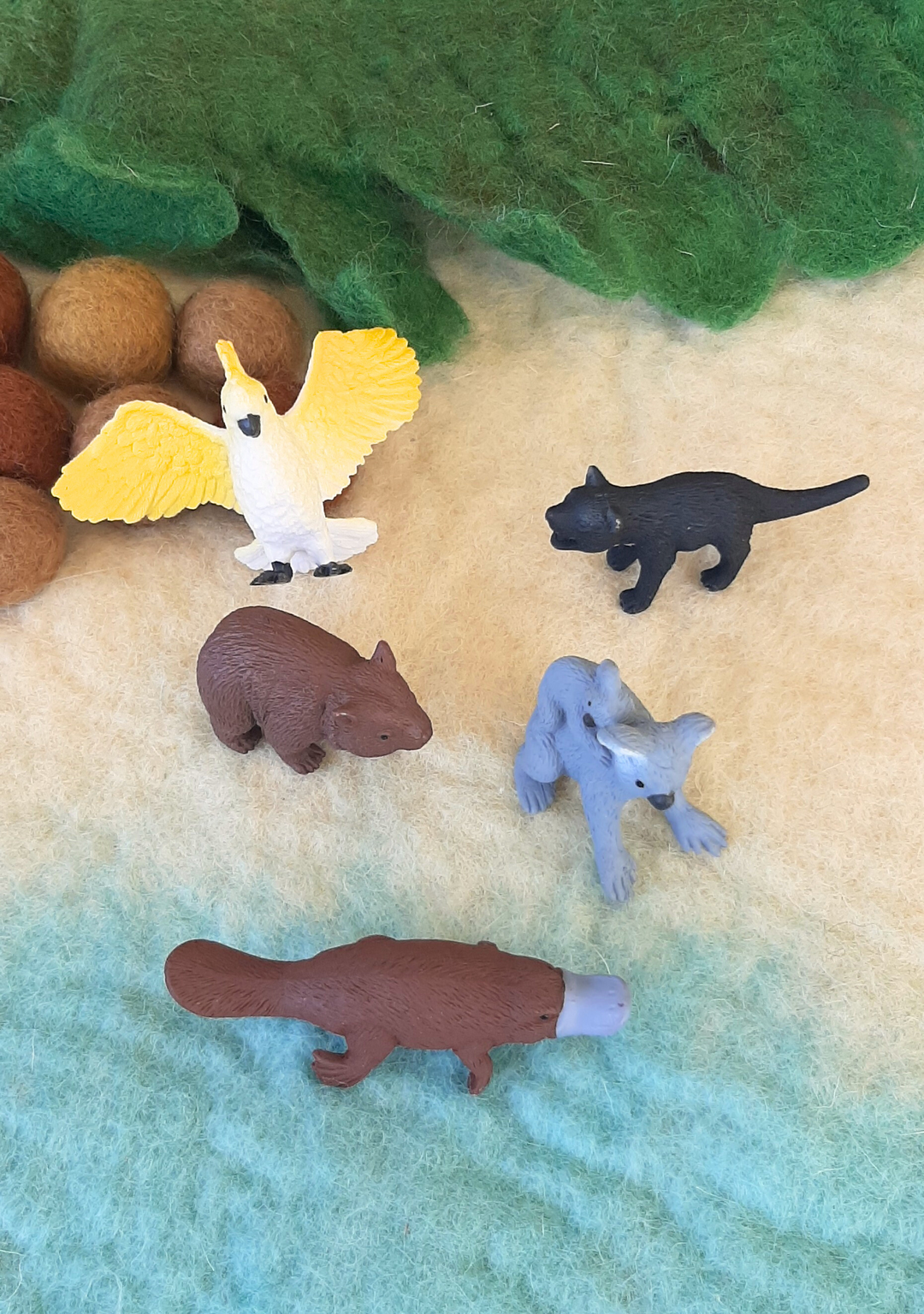 Land Down Under TOOB – Safari Ltd (11 pieces). LAST SET!