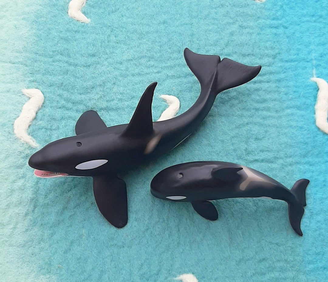 Adult mother & baby calf orca killer whale set toy figurines