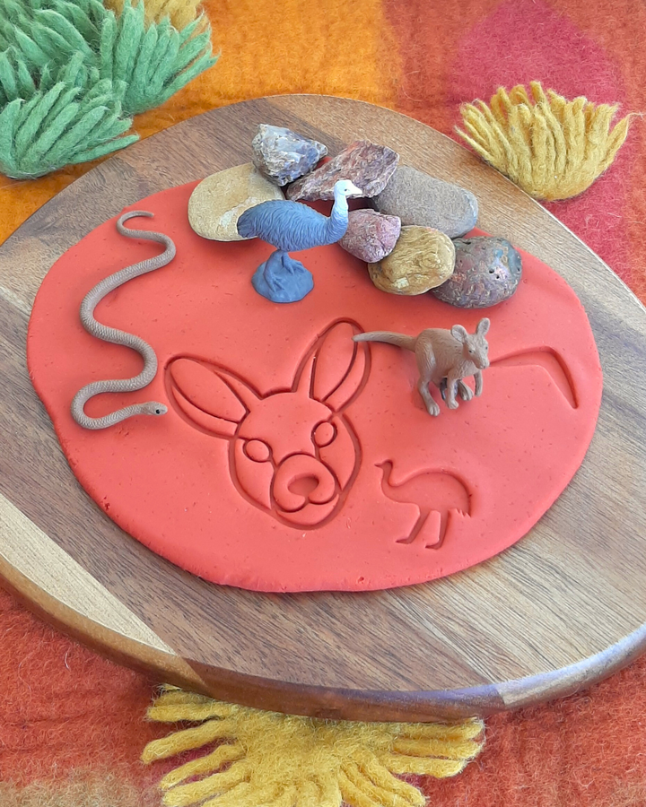 outback activity kit sensory play playdough cutters stamps emu crocodile dingo boomerang small world