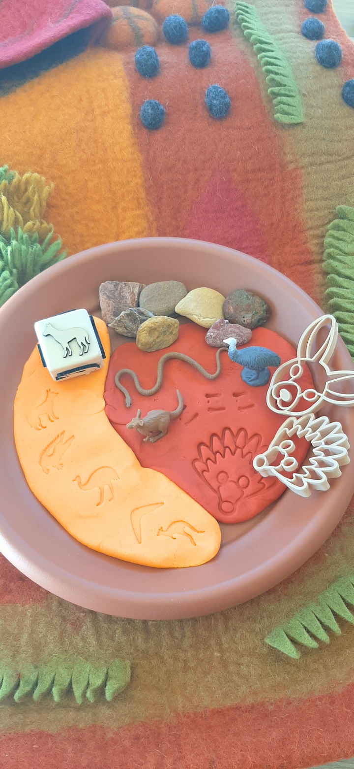 Australian Habitat Playdough Kit - Outback Adventure. NEW! Includes Dough, Cutters, Stamp, & Animals.